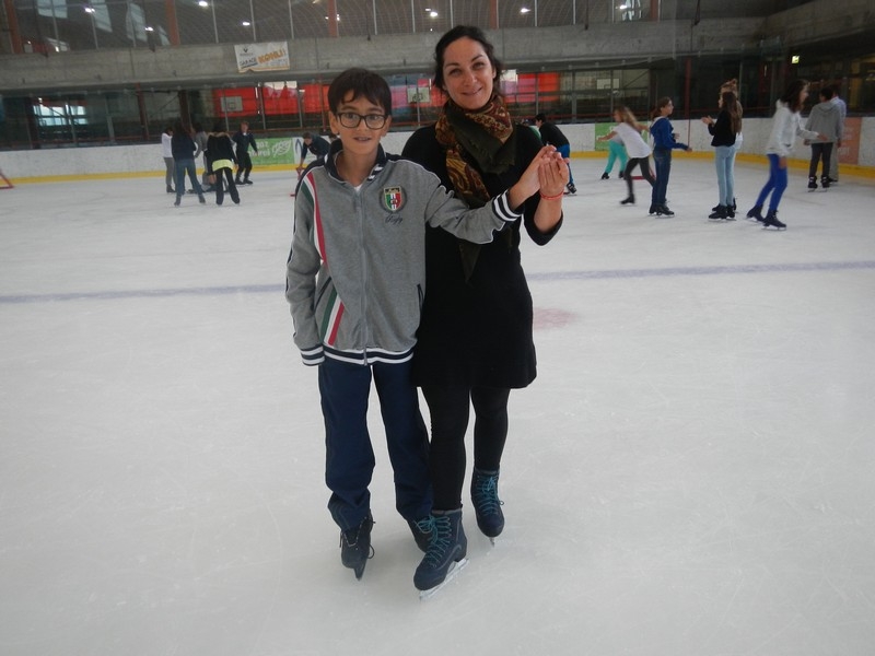 Village Camps International Summer Camp Leysin, Switzerland 2025-08-09 https://www.villagecamps.com/journals_admin/images/706-12-ice skatin (7).jpg